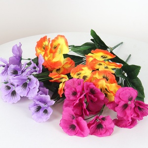 Bouquets de fleurs de pâquerette artificielles réalistes pour la maison, l'hôtel, les projets extérieurs, les décors de centres commerciaux et les arrangements de jardinières. - Product Image 1