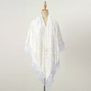 Écharpe carrée oversize pour femme, broderie rose, 140 cm, châle de protection solaire hiver, style ethnique, pompons, logo, pour l'extérieur - Product Image 4