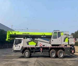 Grue sur camion Zoomlion ZTC250V562-1 de 25 tonnes avec une hauteur de levage de 50,7 m et un moment de charge élevé - Product Image 6