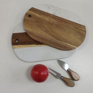 Tabla de cortar de <span class=keywords><strong>madera</strong></span> y mármol almacenada sostenible de nuevo diseño 2025 con mango y forma Lidirregular para interiores - Product Image 3