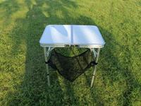 Table de pique-nique pliable moderne en alliage d'aluminium avec hauteur réglable et plateau en maille pour le camping et les repas en plein air dans les parcs