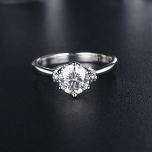 Anillo de Moissanita de 1 Quilate en Plata de Ley, Suministro Directo de Fábrica de Joyería, Elegantes Anillos de Moissanita Directos al Consumidor - Product Image 3