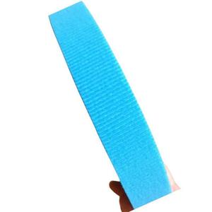 Bande auto-agrippante 2,5 cm de largeur, 25 m de longueur, sangle en velcro bleue en polyester pour orthèses et accessoires - Product Image 2
