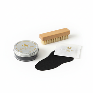 ชุดอุปกรณ์ขัดรองเท้าเดอะแกรนด์โฮเทล พร้อมแปรงและฟองน้ำสำหรับใช้ในห้องพัก - Product Image 1