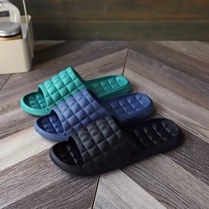 Sandales légères antidérapantes pour femmes 2026, semelle épaisse et souple, tongs antidérapantes, chaussons de bain, pantoufles d'intérieur couleur unie - Product Image 4