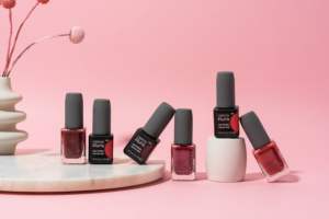 Esmalte de Gel y Laca de Uñas en Tonos de Lujo para la Noche, UV LED, OEM, ODM, Marca Privada, Colección de Esmaltes de Gel y Uñas en Rojo Intenso - Product Image 5