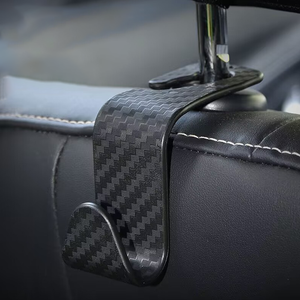 Nuevo patrón de fibra de carbono <span class=keywords><strong>Car</strong></span> Essentials Asiento Reposacabezas Gancho Fit Universal Vehicle - Product Image 2