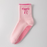 Chaussettes de yoga HJ 2026 de haute qualité pour femmes, collection printemps, antidérapantes avec logo brodé