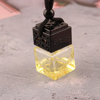 Diffuseur de parfum pour voiture en verre carré avec couvercle noir, flacon vide, pendentif pour voiture, diffuseur d'huile parfumée, intérieur de voiture