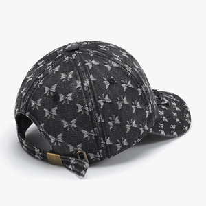 Cappellino da Baseball Classico in Jeans Blu Effetto Usurato con Ricamo a Patch Monocromatico a Fiocco Disperso e Strass - Product Image 5