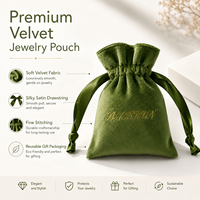 Pochette en velours vert sauge avec cordon de serrage, ruban personnalisé avec inscription dorée, bracelet en perles, boucles d'oreilles, anti-rayures, OEM, biodégradable