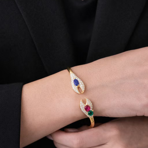 Brazalete de Lujo Chapado en Oro de 14k con Piedras Pavé y Diseño de Garra de Cangrejo, Abierto, Sin Plomo, Estilo Oceánico, para Vacaciones, Joyería Exquisita para Mujer - Product Image 1