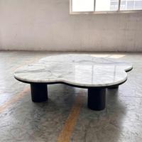 Table basse en marbre blanc en forme de nuage, base cylindrique en bois massif, table centrale en marbre irrégulier en forme de pétale pour salon, villa, maison