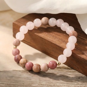 Bracelet en pierres naturelles, tourmaline verte, perles rondes, géométrique, cadeau pour femme, bijoux faits à la main avec amour - Product Image 3