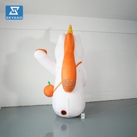 Personnage de dessin animé gonflable de cheval de licorne, sculpture de dessin animé de personnage animal sculpture gonflable en peluche