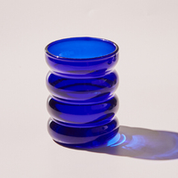 Gobelets en verre modernes en gros, grande capacité, étanches, réutilisables, portables, design créatif ondulé pour le thé, le café, le lait, usage domestique