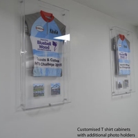 Support mural OKAY en acrylique transparent écologique pour t-shirts et maillots, épaisseur personnalisable, cadre en Lucite pour magasin/maison