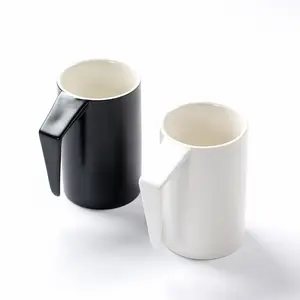 סיטונאי מותאם אישית בתפזורת ייחודית לבנה פשוטה שחורה קרמיקה זוג קפה ספל