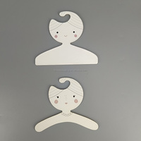 LOGO personnalisé papier recyclé carton nouveau-né bébé enfants cintres pour vêtements