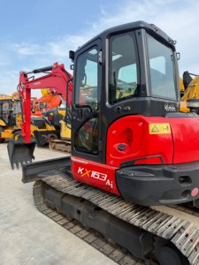 Excavatrice sur chenilles Kubota KX163 d'occasion, économique, petite pelle pour la préparation des terrains et les travaux de maintenance routière quotidiens - Product Image 1