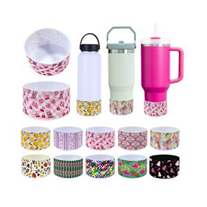Bottes de protection en silicone personnalisées en gros pour tasses, à utiliser avec les couvercles à fond rabattable, accessoires pour boissons à domicile et en voyage - Product Image 1