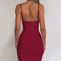 Robe longue ajustée Joydressing pour femme, à fines bretelles et col rond, avec empiècements, idéale pour les soirées et les événements.