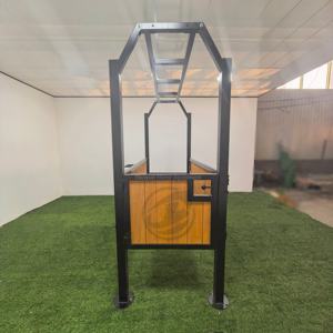 Pintu Ayun/Geser Kandang Kuda Profesional dari Logam Galvanis dengan Desain Bambu, Tahan Lama dan Ekonomis untuk Penanganan Kuda - Product Image 4