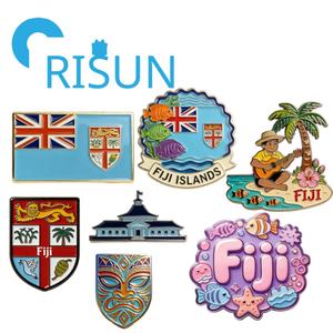 เข็มกลัดที่ระลึกการท่องเที่ยวหมู่เกาะฟิจิแบบขายส่ง เข็มกลัดติดหมวกลายธงชาติ<span class=keywords><strong>ฟิจิ</strong></span> ซูวา <span class=keywords><strong>ฟิจิ</strong></span> ลายปลาทิกิ เข็มกลัดเคลือบ - Product Image 1