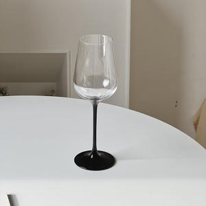 Verres à vin teintés rouges de luxe européens tige unique en gros Transparent <span class=keywords><strong>rouge</strong></span> cristal de couleur lumière grenaille de luxe <span class=keywords><strong>rouge</strong></span> vin blanc - Product Image 5