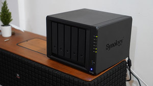 DiskStation DS1522+, Centro de Datos Versátil para Redes Domésticas y de Oficina - Product Image 6