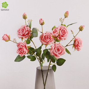 Rosas Rojas Artificiales Mensuales, Flores de Seda Plástica de Alta Simulación para Decoración de Bodas y Hogar - Product Image 5