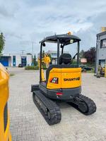 Miniexcavadora SHANTUI SE26SR con giro de cola cero y giro de pluma, radio de giro corto para trabajos en espacios estrechos