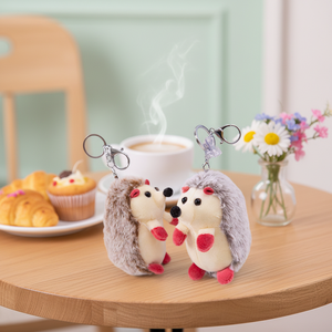 Vente chaude 2025 Mignon hérisson en peluche 3D Porte-clés avec logo personnalisé - Jouet miniature portable pour filles - Product Image 1