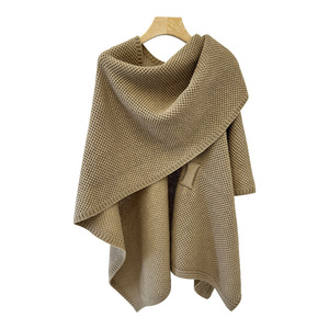 Mantella Lunga da Donna di Lusso Quattro Stagioni in Cashmere con Fibbia Taglie Grandi, Scialle Lavorato a Maglia Stile Morbido da Indossare per l'Inverno - Product Image 5