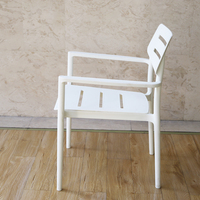 Chaise de jardin en plastique, fauteuil d'extérieur avec dossier à lattes et accoudoirs, multicolore, pour pelouse, balcon, cour, mobilier de jardin