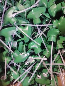 28 410 400 Pulverizador <span class=keywords><strong>de</strong></span> gatillo blanco, negro, verde, pistola pulverizadora con boquilla <span class=keywords><strong>de</strong></span> gatillo blanca, pulverizador para peluquería - Product Image 2