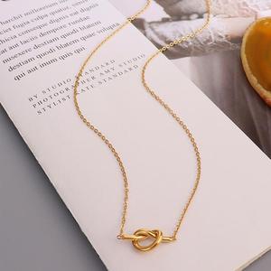 Collier nœud d'amour plaqué or 18 carats pour femmes, collier minimaliste en acier inoxydable avec pendentif « Tie the Knot », bijoux imperméables - Product Image 6