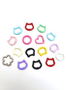 Factory Custom Various Shape Color Spring Paint Colors Spring Ring Cat Snap Hook Cute Metal Carabiner Keychain