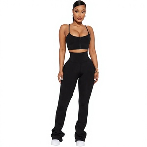 Ensemble de yoga noir 2 pièces pour femme : haut court zippé à bretelles spaghetti et leggings évasés taille haute - Product Image 1
