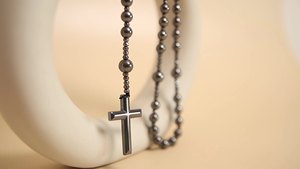 <span class=keywords><strong>Collana</strong></span> <span class=keywords><strong>con</strong></span> croce di ematite religiosa classica da uomo <span class=keywords><strong>collana</strong></span> <span class=keywords><strong>con</strong></span> <span class=keywords><strong>rosario</strong></span> <span class=keywords><strong>con</strong></span> perline in pietra di tigre naturale 8mm - Product Image 4