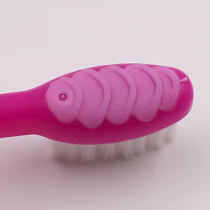 Hot Sell Schattige Giraffe Vorm Kindertandenborstels Met Zachte Nylon Borstelharen - Product Image 3