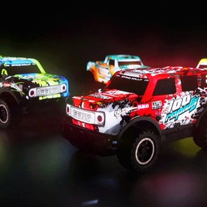 Mini-véhicule télécommandé 2,4 GHz Y243 1/24, camion tout-terrain lumineux, petite voiture RC grimpante avec lumières, jouet - Product Image 6