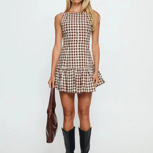 Robe mini moulante vintage marron à carreaux sans manches avec ourlet à volants - Robe d'été décontractée rétro - Product Image 1