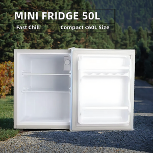 Mini réfrigérateur de style rétro avec serrure-Design des années 1950 en rouge vif bleu et crème - Product Image 2