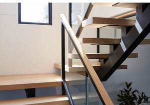 Scale Diritte Personalizzate in Acciaio al Carbonio con Gradini in Legno - Product Image 2