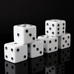 Dados acrílicos de esquina recta para juegos educativos o de casino, 6d, <span class=keywords><strong>25mm</strong></span>, blanco, punto negro, fabricante profesional, venta al por mayor - Product Image 1