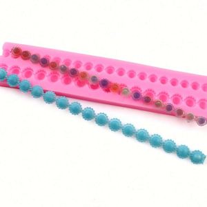 Moule en silicone en forme de perle pour la décoration de gâteaux d'anniversaire et de mariage, moule pour poupée reborn, personnalisable OEM/ODM - Product Image 1