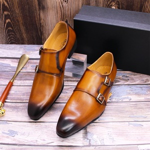 Chaussures de bureau pour hommes, chaussures confortables et plates en marron avec double boucle, accessoires d'affaires faites à la main - Product Image 6