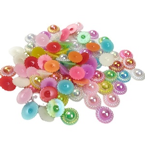 Accesorios DIY hechos a mano para el cabello, equipaje y joyería: Adornos planos de girasol de ABS, lazos con cuentas de imitación de perlas y piezas de plástico pintado - Product Image 1