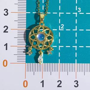 Joyería de moda al por mayor collar de circón chapado en oro de 18 quilates collar con colgante de cristal personalizado para mujer - Product Image 5